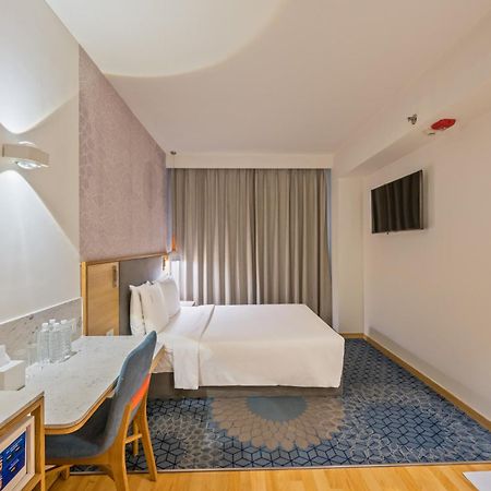 Holiday Inn Express Bengaluru Whitefield Itpl By Ihg Exterior foto